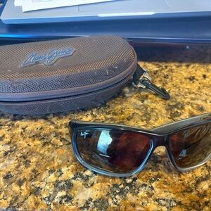 Maui Jim Black Sunglasses with Brown Case
